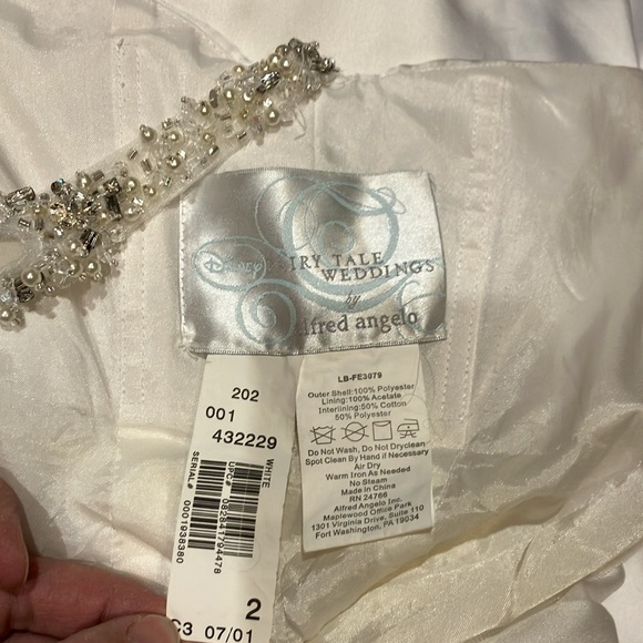 EUC Sz 2 Disney Fairytale Weddings by Alfred Angelo “Jasmine” - Picture 8 of 9